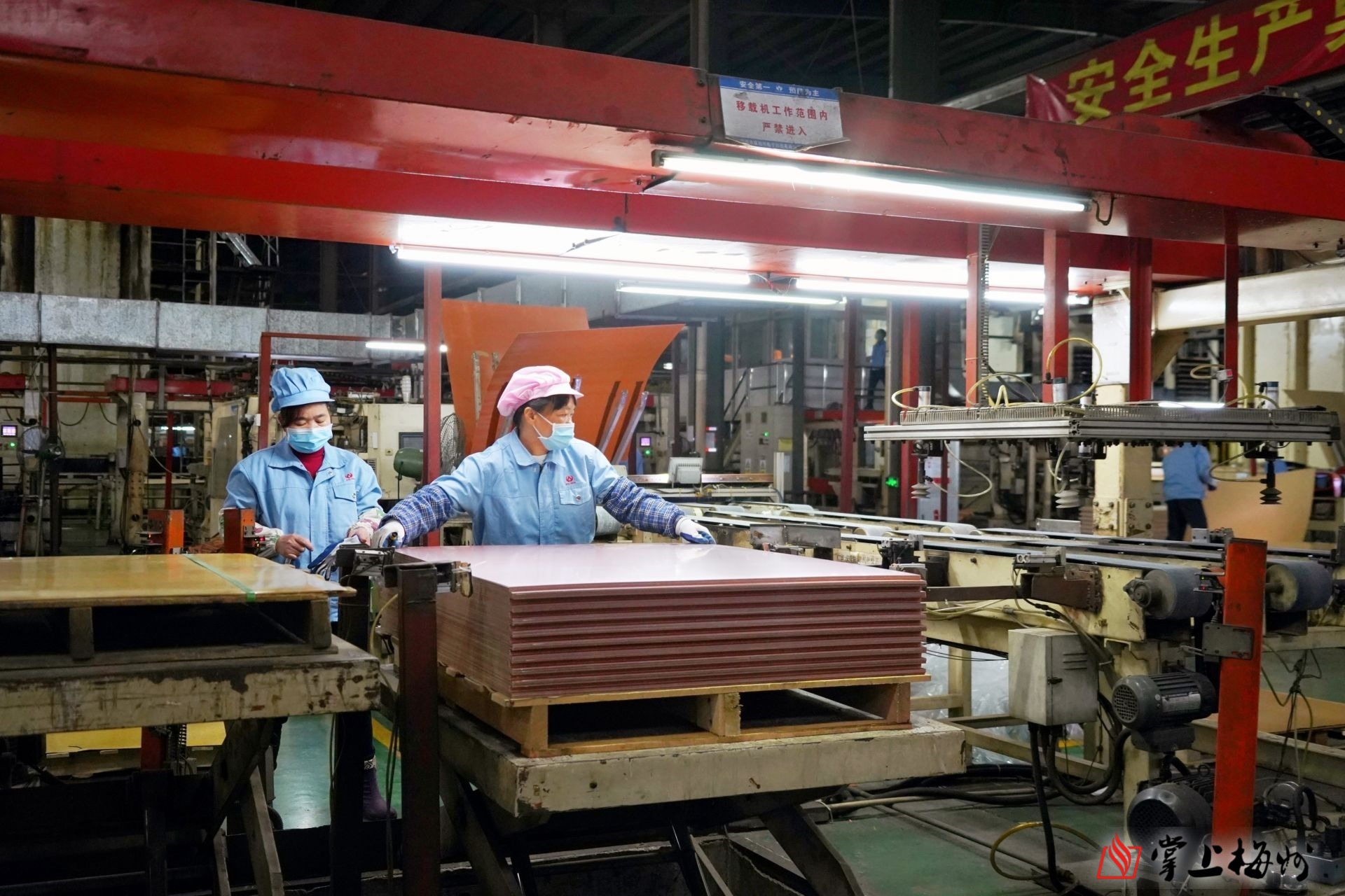 安心返鄉(xiāng)來 發(fā)展路更寬！梅州市威利邦電子科技有限公司深耕主業(yè)提升效能